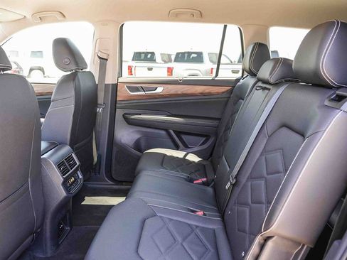 Certified 2026 Volkswagen Atlas SE FWD image 18