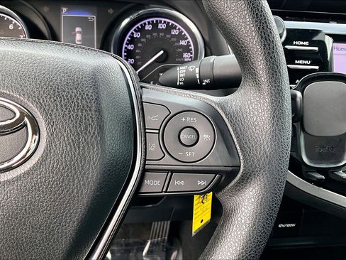 Used 2020 Toyota Camry LE image 13