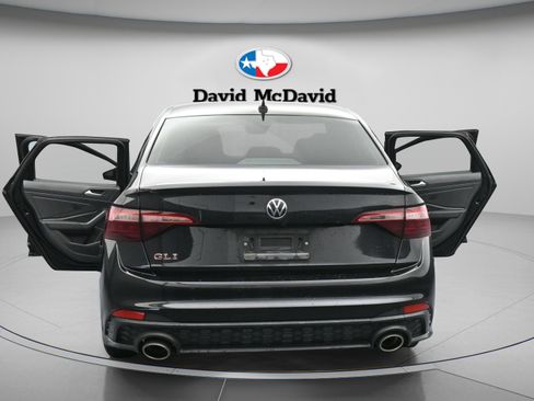 Used 2023 Volkswagen Jetta GLI Autobahn image 39