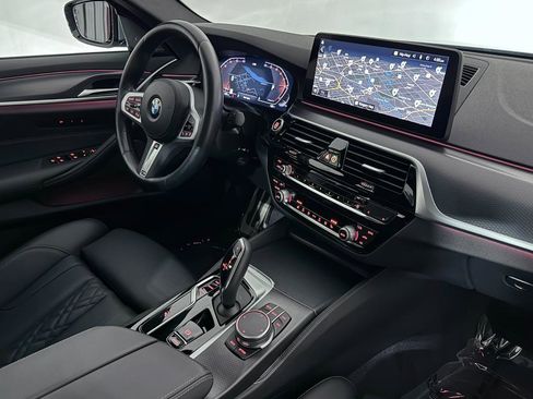 Used 2023 BMW 540i xDrive w/ M Sport Package image 26