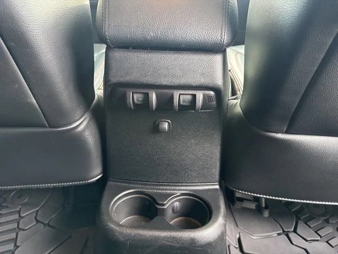 Used 2017 Jeep Wrangler Unlimited Rubicon image 31