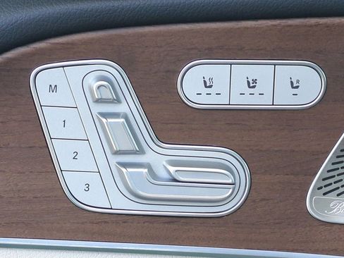 Used 2021 Mercedes-Benz GLS 450 4MATIC image 24