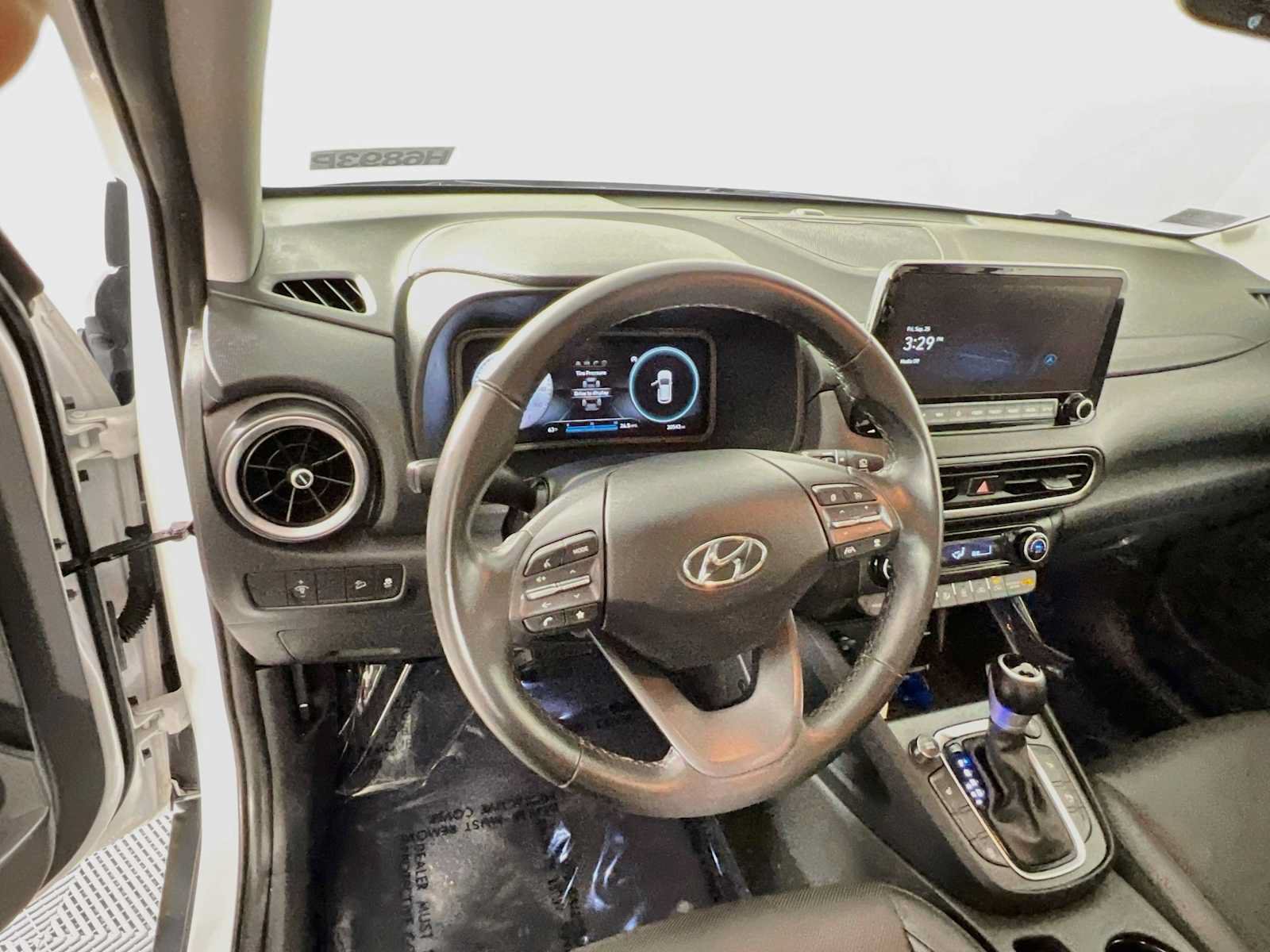 Certified 2023 Hyundai Kona Limited AWD/4WD image 11