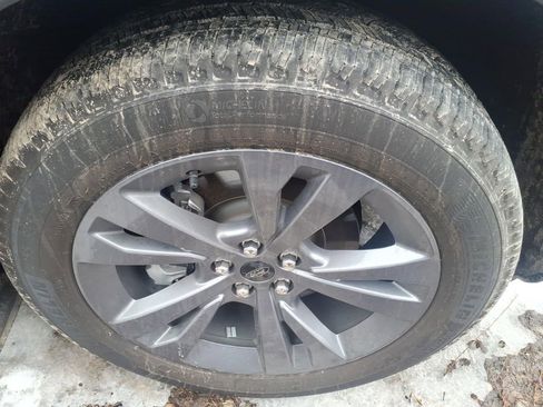 Used 2025 Ford Explorer Active w/ Active Comfort Package image 7