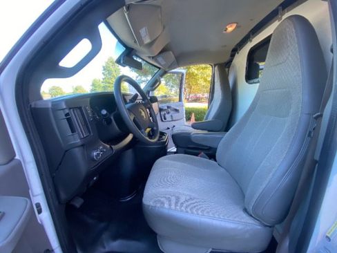 Used 2019 Chevrolet Express 2500 image 22
