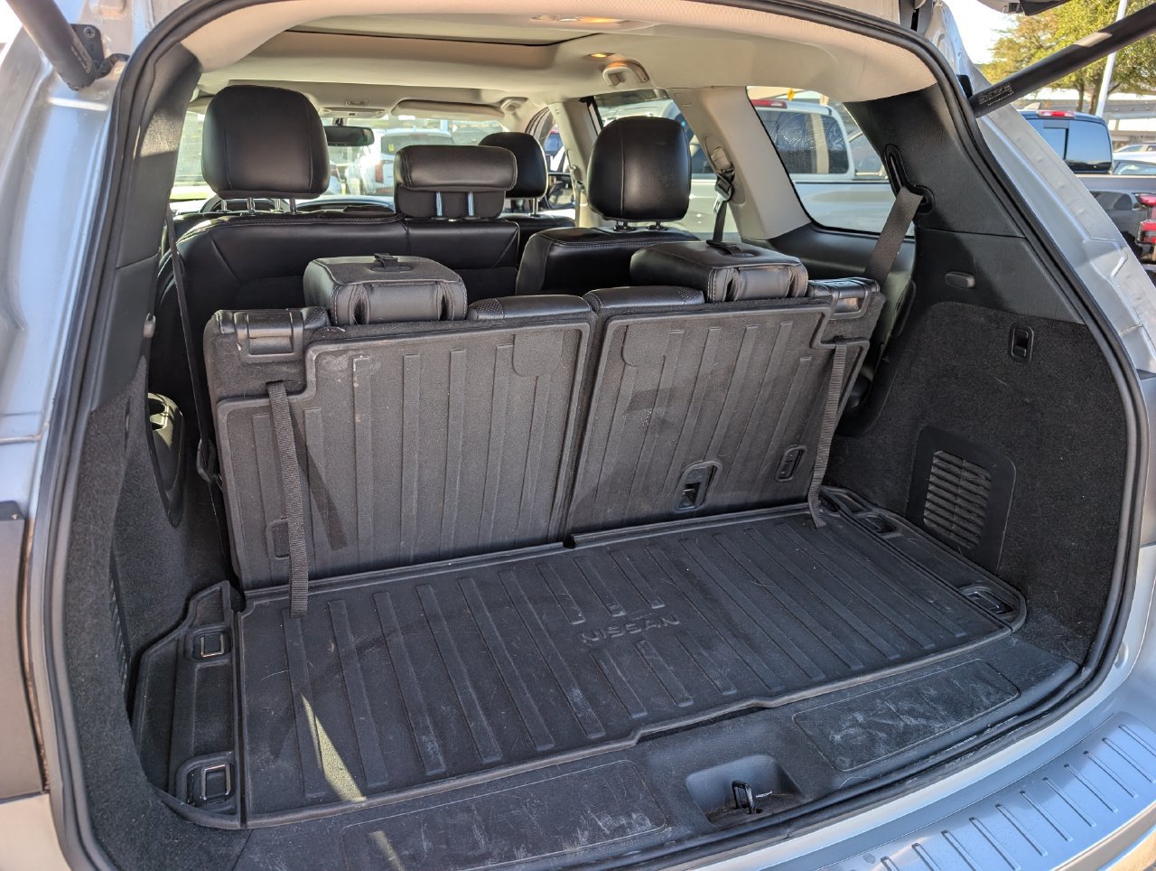 Used 2020 Nissan Pathfinder Platinum w/ Cargo Package FWD image 29