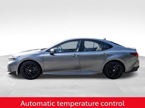 Used 2025 Toyota Camry SE FWD image 12