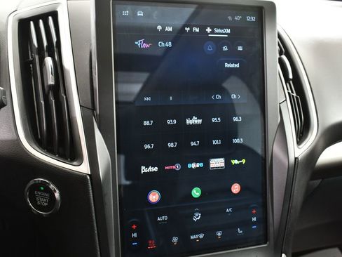 Used 2024 Ford Edge SEL w/ Convenience Package image 28