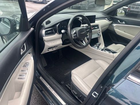 Used 2025 Genesis G70 2.5T image 17