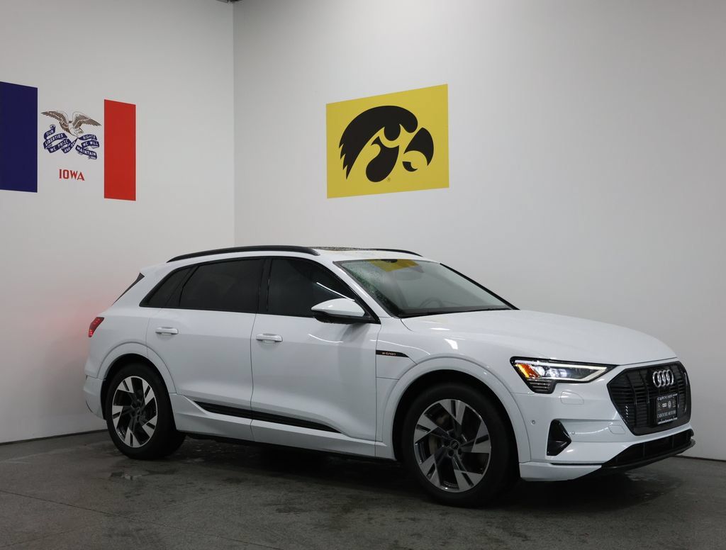 Used 2021 Audi e-tron Premium w/ Convenience Plus Package AWD/4WD image 1