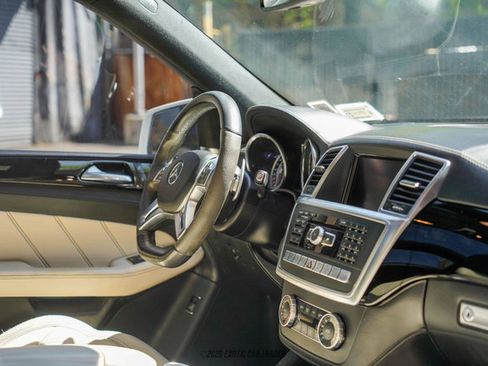 Used 2015 Mercedes-Benz ML 63 AMG 4MATIC image 20
