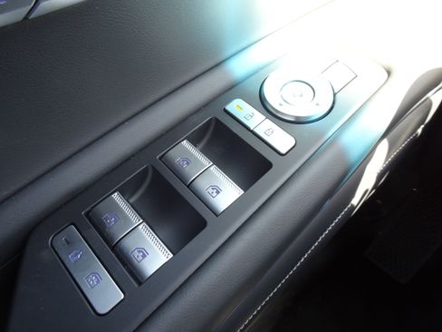 New 2025 Genesis GV80 2.5T Standard image 18