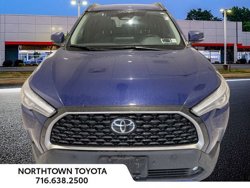 Used 2024 Toyota Corolla Cross XLE image 14