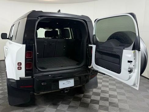 Certified 2024 Land Rover Defender 110 X-Dynamic SE image 18