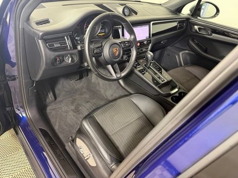 Used 2023 Porsche Macan Turbo AWD/4WD image 10