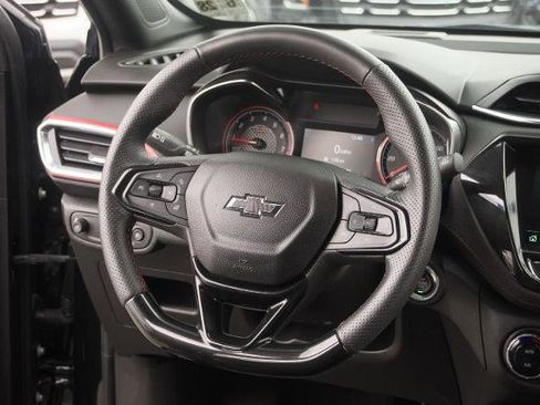 Used 2023 Chevrolet TrailBlazer RS w/ Sun and Liftgate Package AWD/4WD image 18