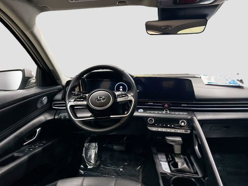 Used 2023 Hyundai Elantra Limited image 26