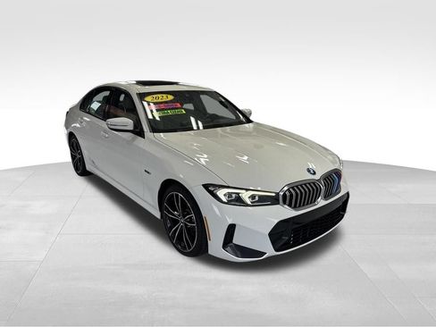 Used 2023 BMW 330e w/ M Sport Package RWD image 8