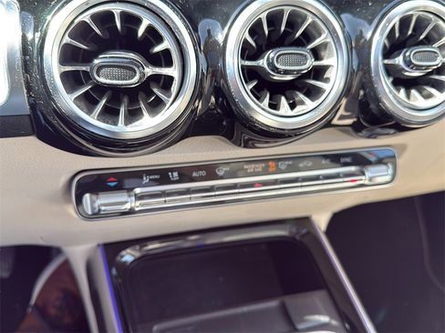 Certified 2023 Mercedes-Benz GLB 250 4MATIC image 17