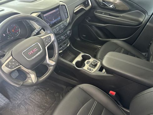 Used 2022 GMC Terrain Denali w/ Denali Premium Package AWD/4WD image 11