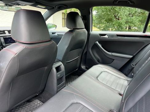 Used 2017 Volkswagen Jetta GLI FWD image 14