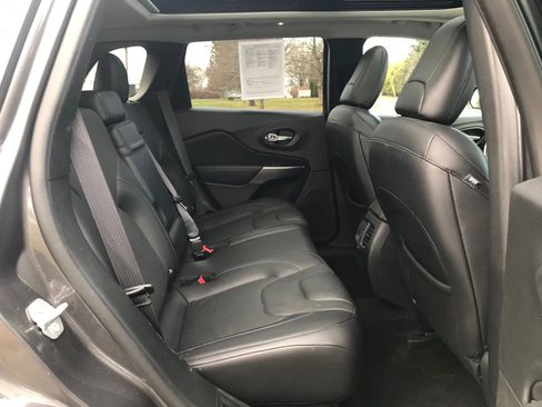 Used 2019 Jeep Cherokee Limited w/ Technology Group image 59