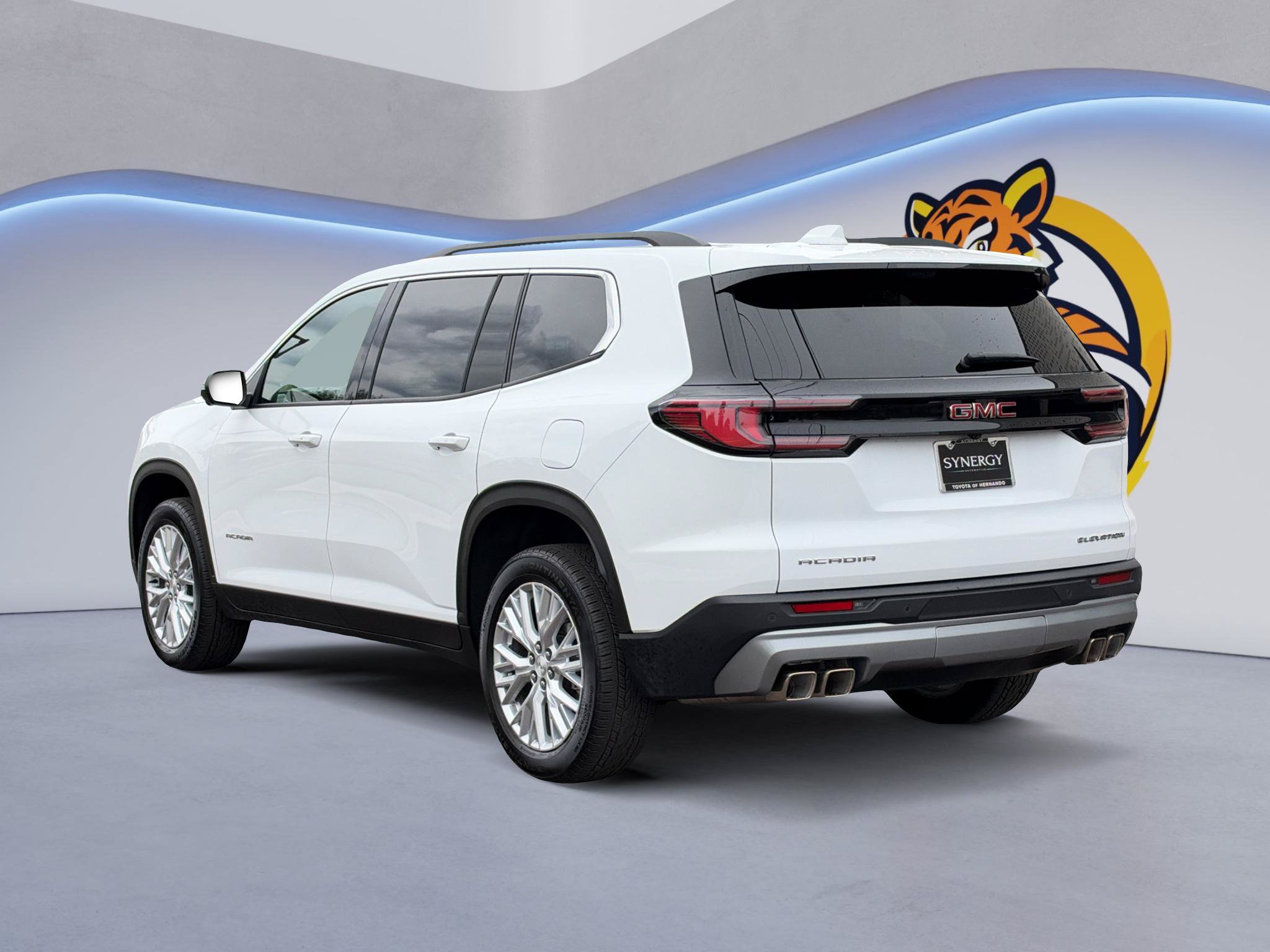 Used 2026 GMC Acadia Elevation w/ Elevation Premium Package FWD image 8