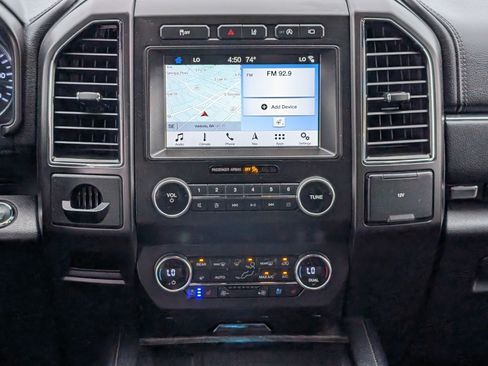 Used 2019 Ford Expedition Limited w/ Equipment Group 302A RWD image 17