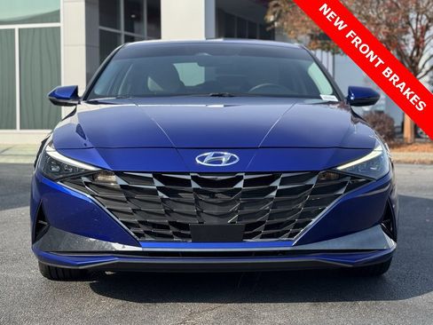 Used 2023 Hyundai Elantra Limited image 3
