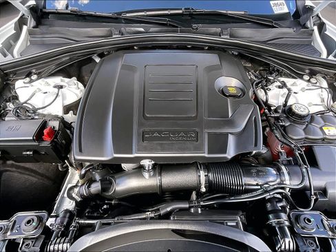 Used 2025 Jaguar F-PACE R-Dynamic S image 12