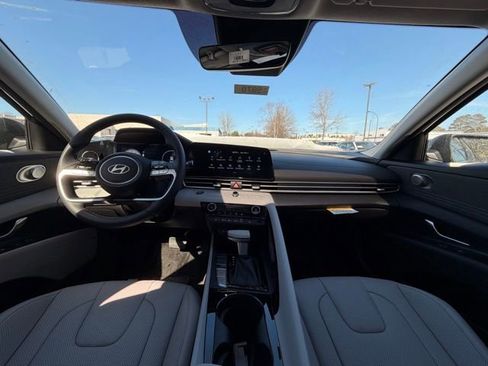 New 2026 Hyundai Elantra Limited image 29