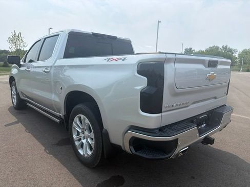 Used 2022 Chevrolet Silverado 1500 LTZ w/ LTZ Premium Package AWD/4WD image 13