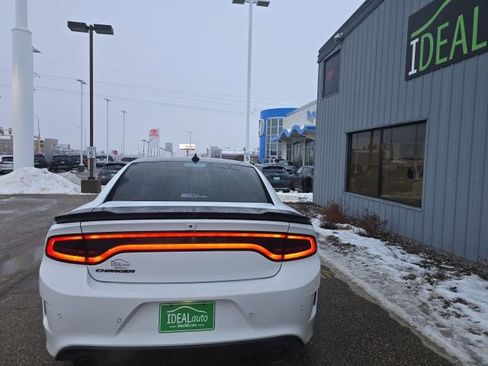 Used 2018 Dodge Charger R/T image 7