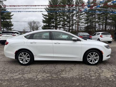 Used 2016 Chrysler 200 Limited w/ Convenience Group image 4