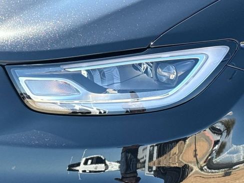 New 2026 Chrysler Pacifica Select image 4