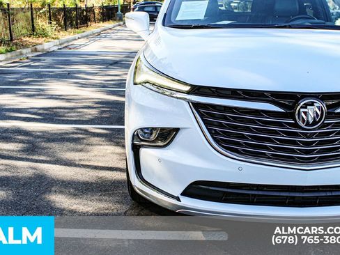 Used 2024 Buick Enclave Premium image 12