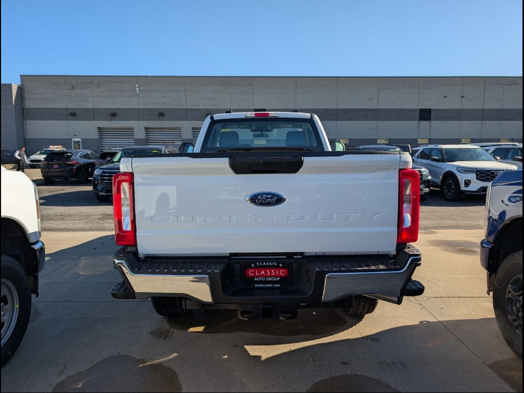 New 2026 Ford F350 XL w/ FX4 Off-Road Package AWD/4WD image 4