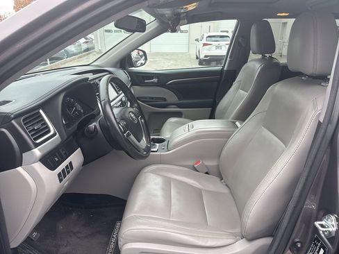 Used 2015 Toyota Highlander Limited Platinum image 7