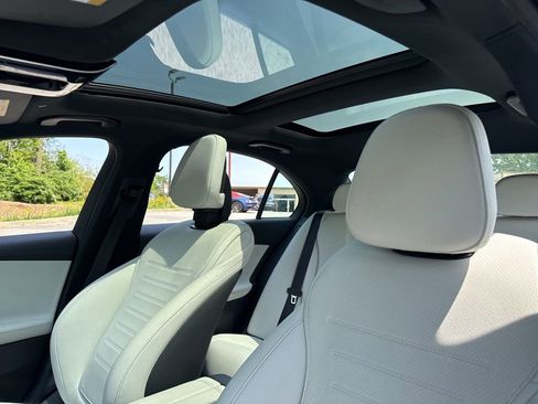 Used 2024 Mercedes-Benz C 300 Sedan image 9