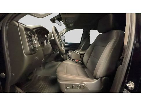 Used 2024 Chevrolet Silverado 2500 Custom w/ Custom Value Package image 11