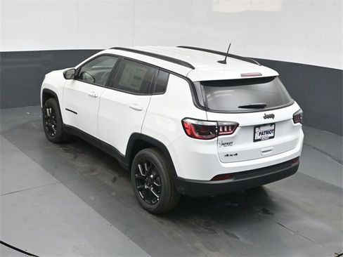 New 2026 Jeep Compass Latitude image 33