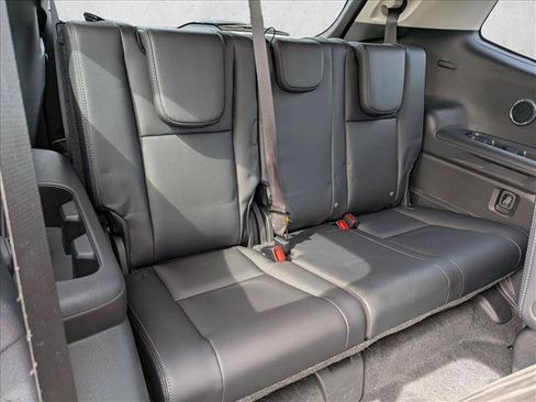 Certified 2025 Subaru Ascent Touring AWD/4WD image 7