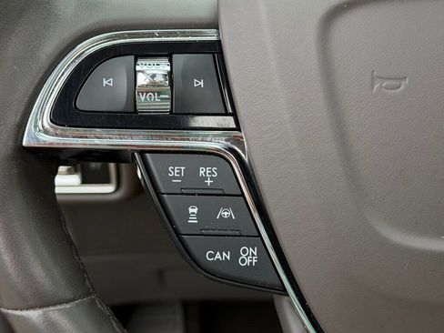 Used 2022 Lincoln Nautilus Reserve w/ Equipment Group 201A image 20