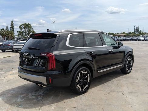 Used 2025 Kia Telluride S image 8