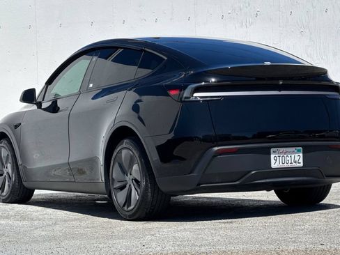 Used 2026 Tesla Model Y Long Range AWD/4WD image 5