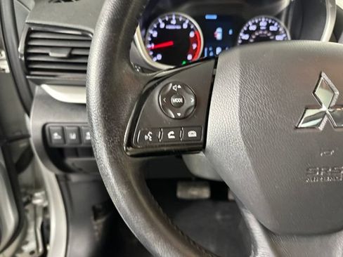 Used 2023 Mitsubishi Eclipse Cross SE image 15