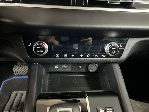 Used 2024 Mitsubishi Outlander SEL image 18