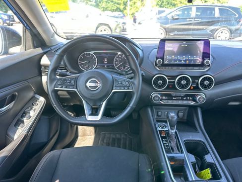 Used 2025 Nissan Sentra SR FWD image 12