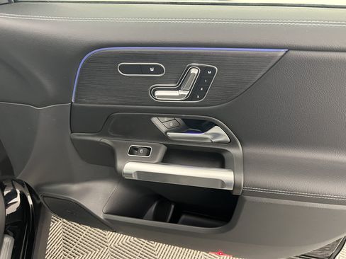 New 2026 Mercedes-Benz GLB 250 4MATIC image 26