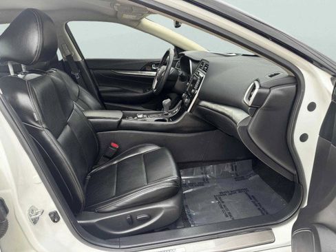 Used 2022 Nissan Maxima SV w/ Floor Mat Group image 43